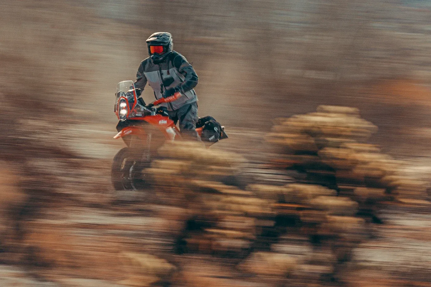 Behance 设计精选 | ALPINESTARS CATALOG SS26-多模态AI