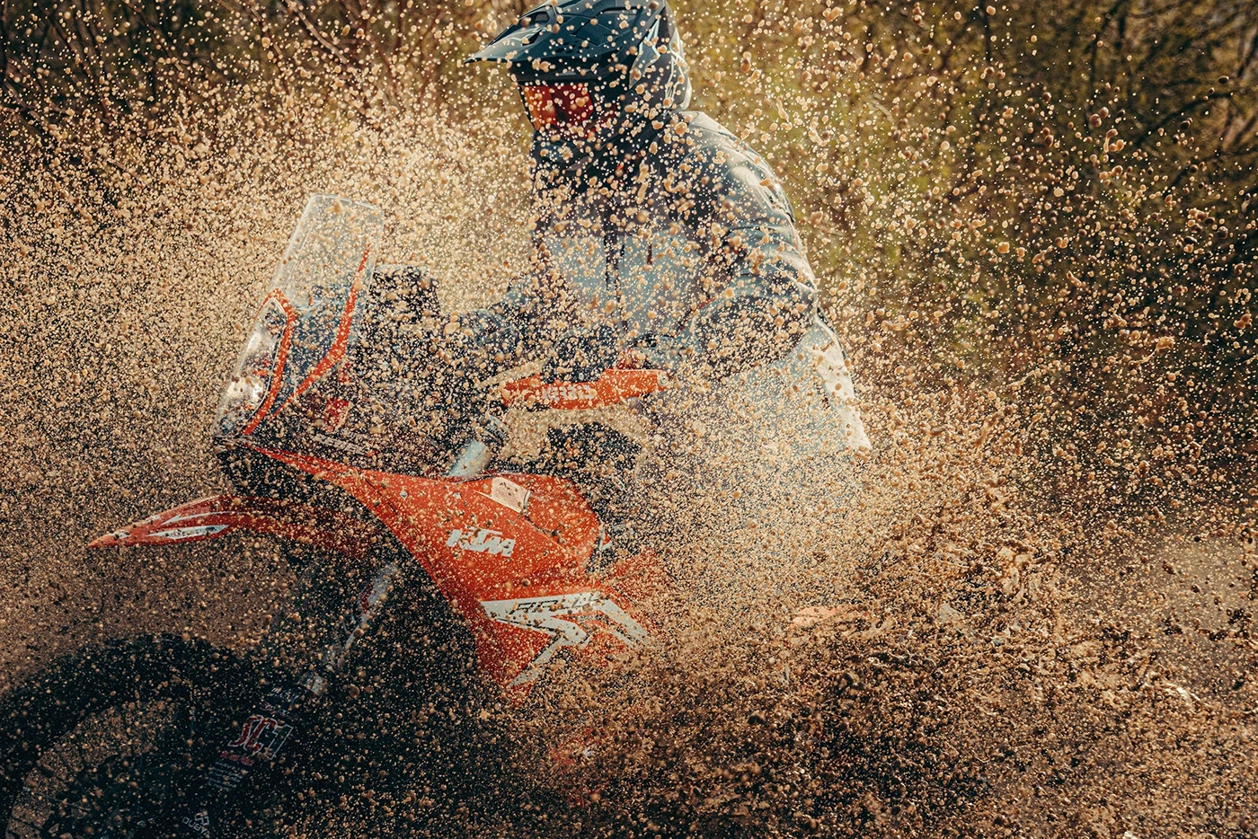 Behance 设计精选 | ALPINESTARS CATALOG SS26-多模态AI