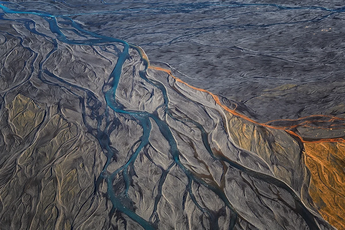 Behance 设计精选 | Anatomy of the Earth-多模态AI