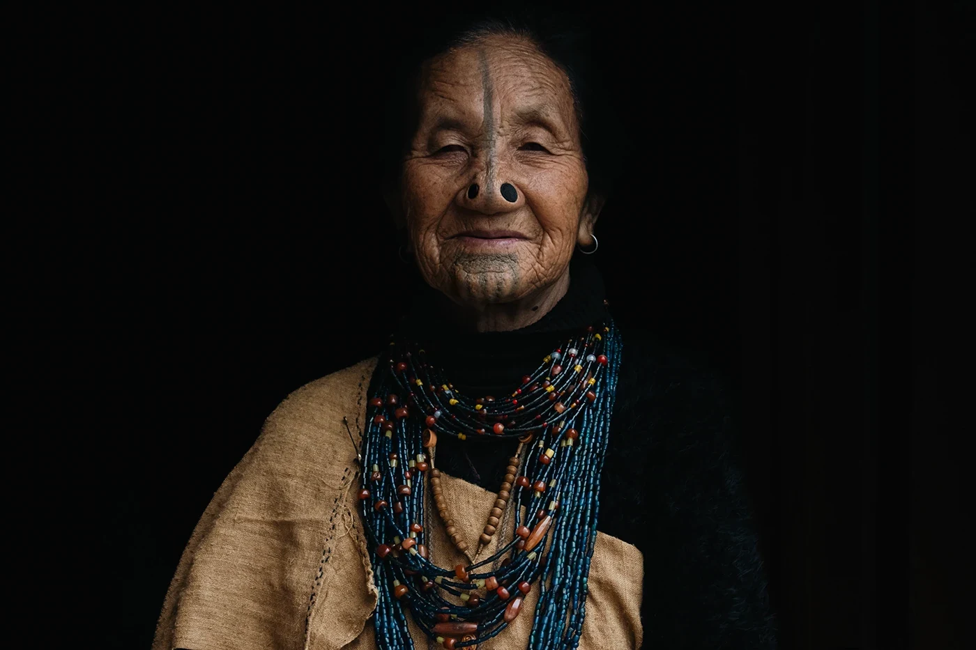 Behance 设计精选 | The Apatani Tribe: The Beauty they Chose to Hide-多模态AI