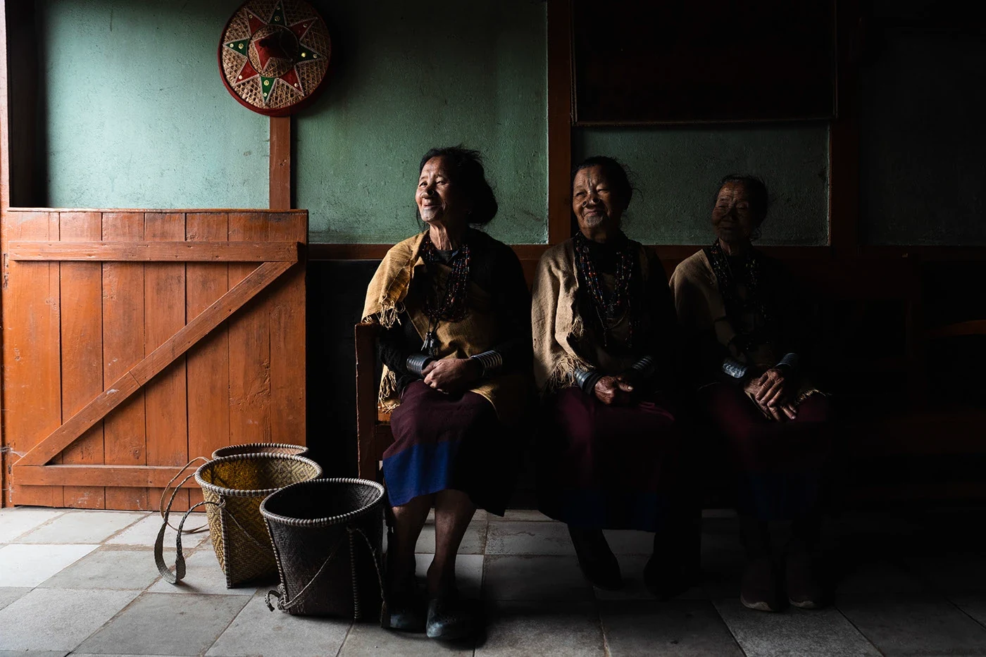 Behance 设计精选 | The Apatani Tribe: The Beauty they Chose to Hide-多模态AI