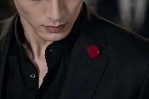 在镜头冲突中捕捉情绪张力：评李冰洁的微短剧作品《盛世逆袭》