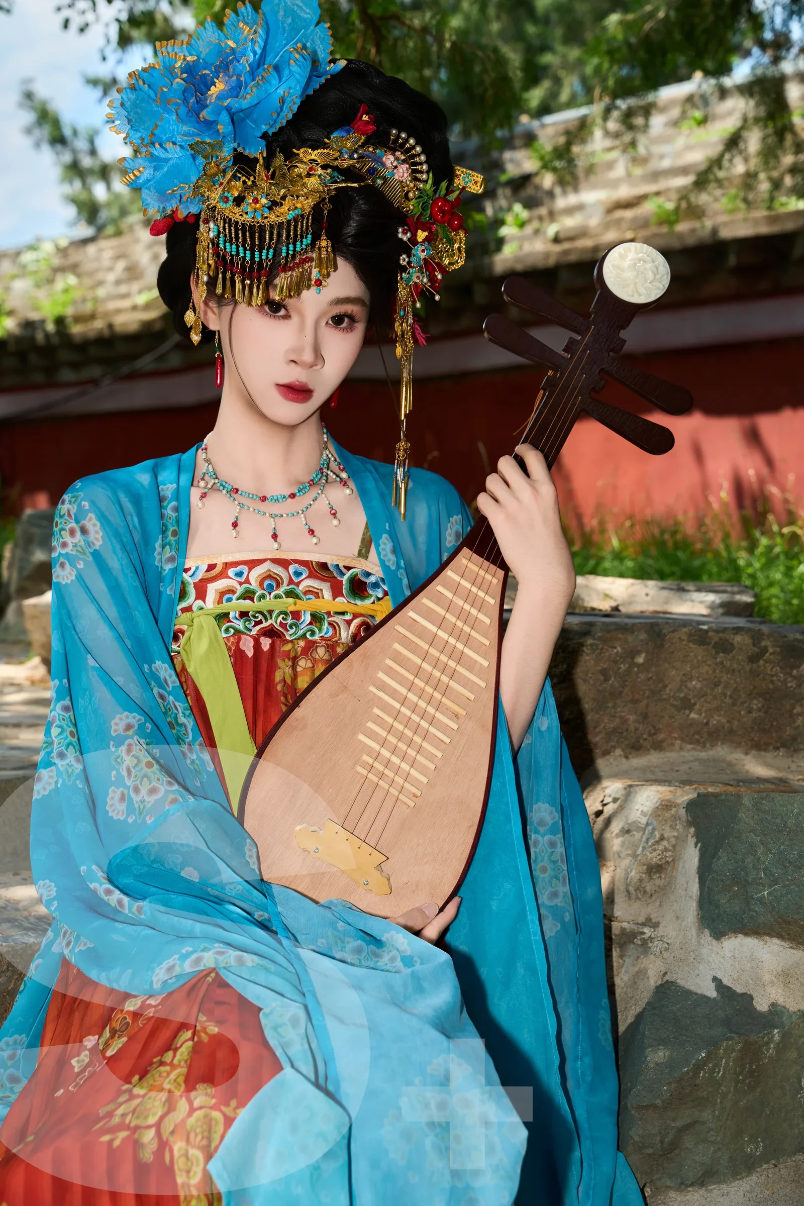 琴韵流芳:薛郡同学携琵琶演绎传统美学三重奏-多模态AI