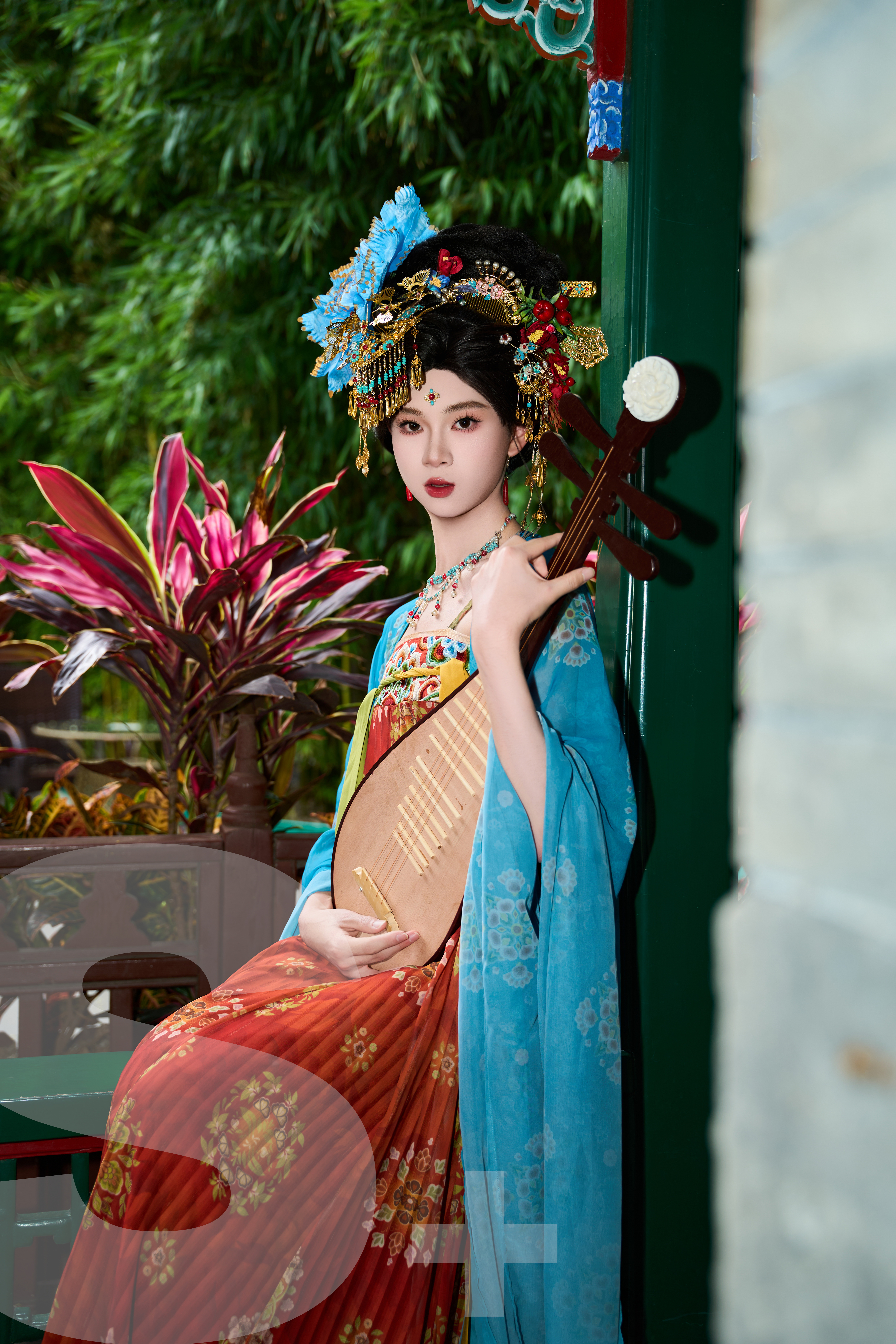 琴韵流芳:薛郡同学携琵琶演绎传统美学三重奏-多模态AI