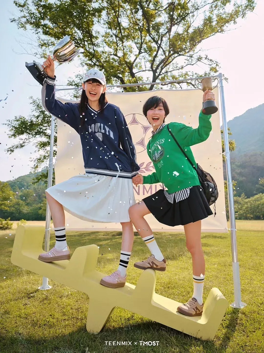 站酷设计精选 | 山野间的青春步履 | 天美意德训鞋草坪运动大片-多模态AI