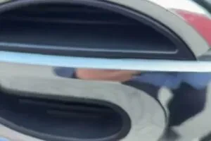 爽素素汽车展示视频，细节特写到全景切换与传播效果分析