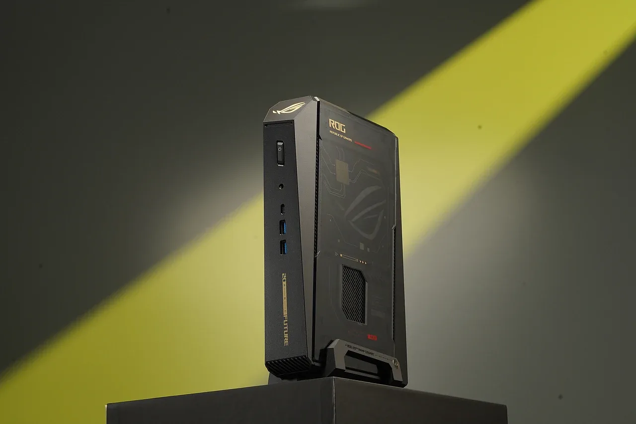 站酷设计精选 | ROG二十周年限量产品拍摄(NUC,显示器,路由器)-多模态AI