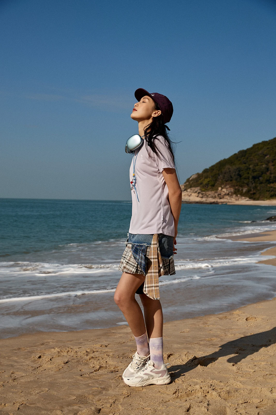 站酷设计精选 | CAMEL骆驼海边户外-多模态AI