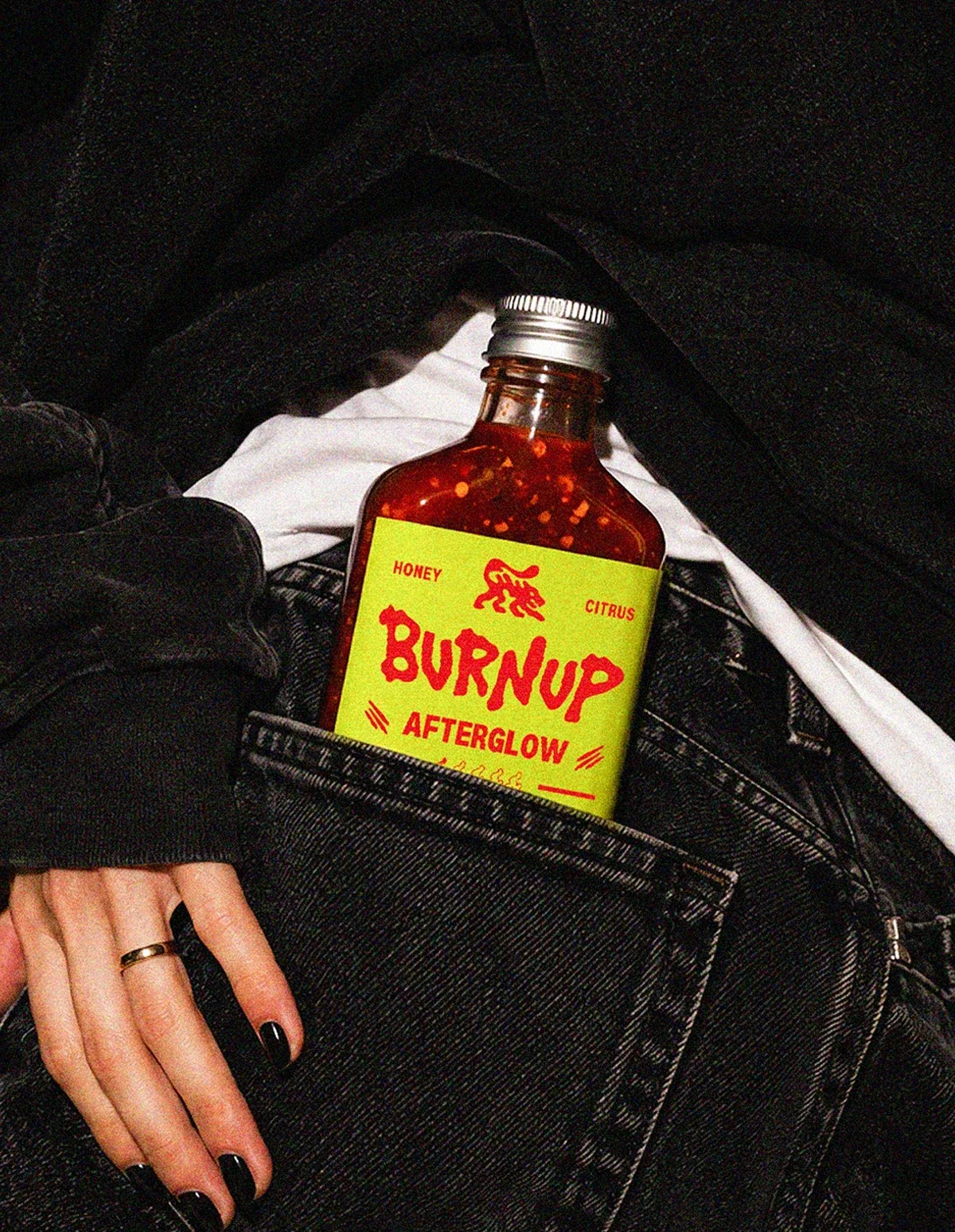 Behance 设计精选 | Burnup - Street Inspired Hot Sauce Branding-多模态AI