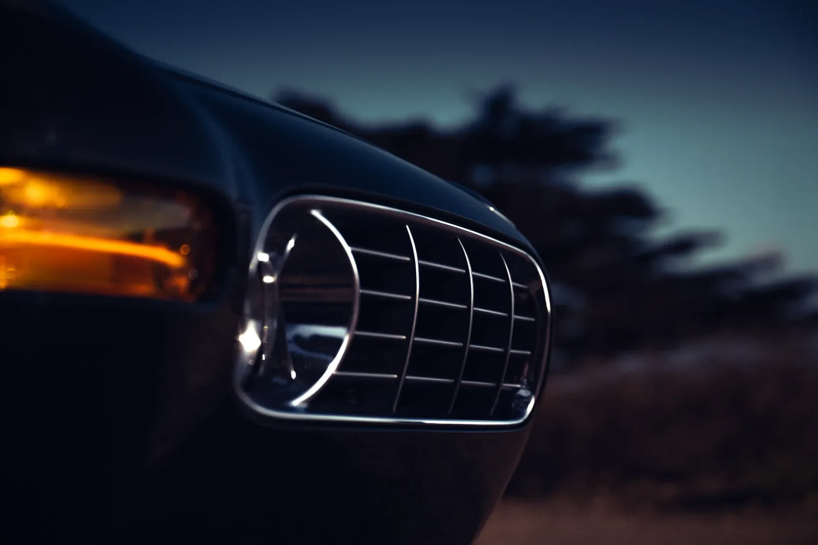 Behance 设计精选 | BMW Z8-多模态AI